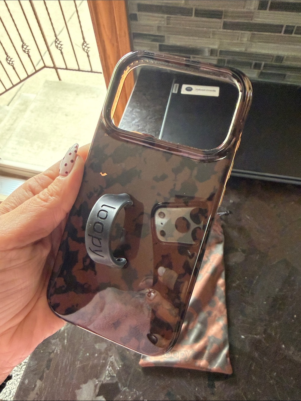 Loopy iPhone 17 pro righty case - Picture 2 of 4